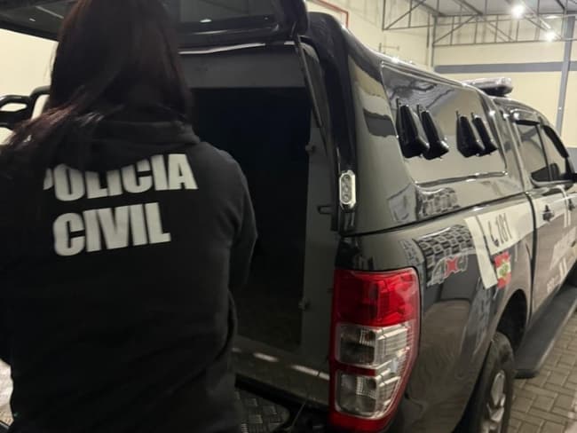 Gaspar: Homem é Preso por Tentativa de Feminicídio Após Agredir Companheira com Faca