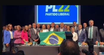 Flávio Bolsonaro anuncia deputado Alfredo Gaspar como vice na chapa dele à Presidência - Hora Certa Notícias