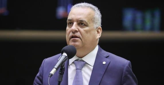 Alfredo Gaspar migra para o PL e assume presidência do partido em Alagoas