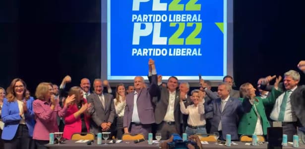 Flávio Bolsonaro encerra mistério e anuncia Alfredo Gaspar como vice - 4oito